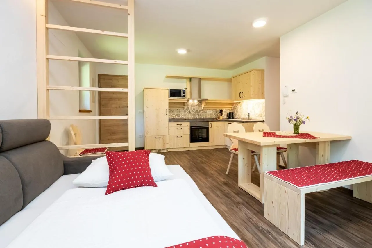 Apartma C
