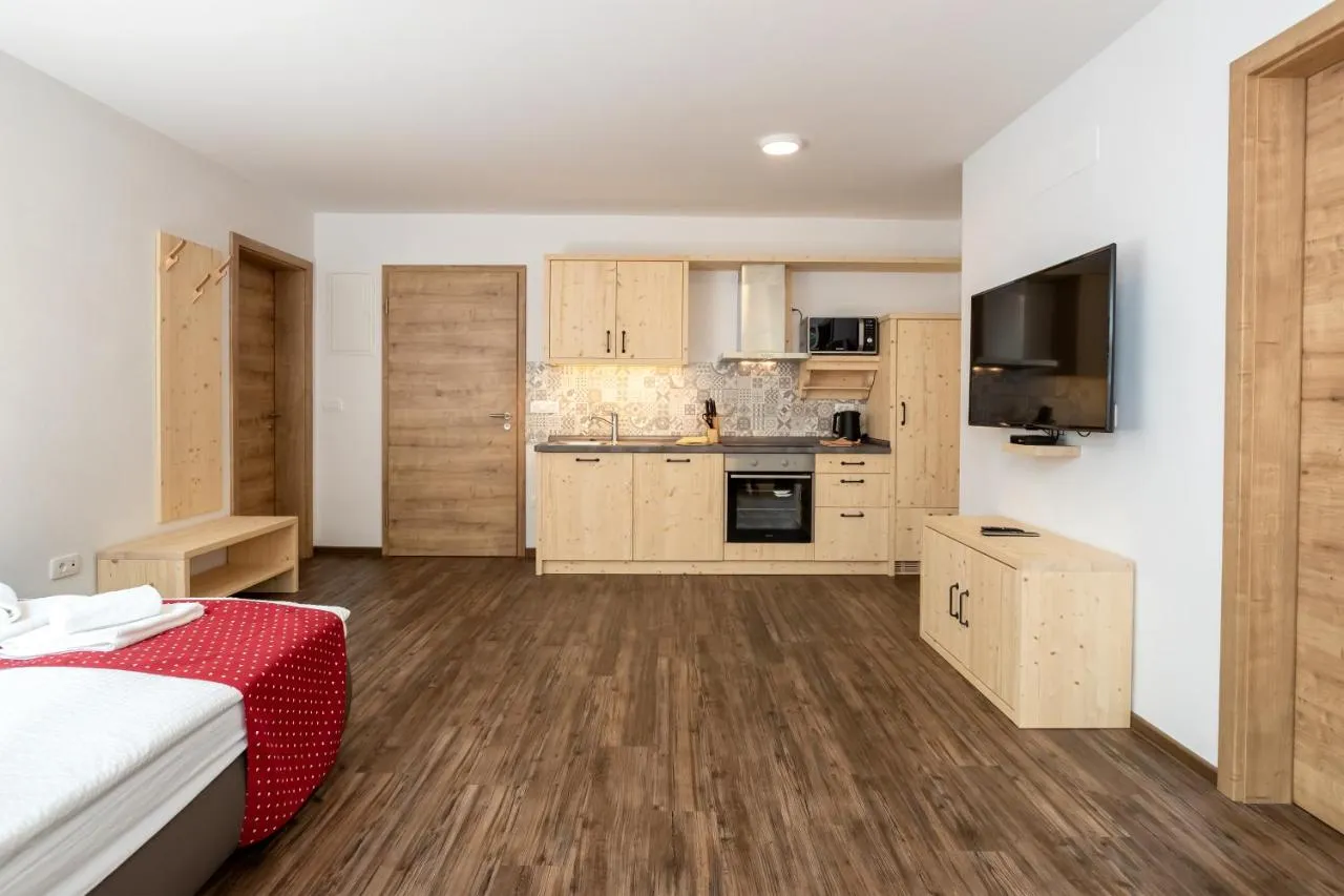 Apartma E